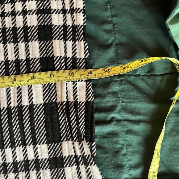 Chic Black and White Plaid Blouse - Picture 9 of 11